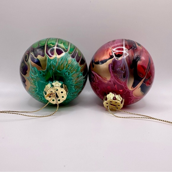 Pair of Marble Inside-Drip Painted Christmas Tree Glass Ball Ornaments - Picture 3 of 10